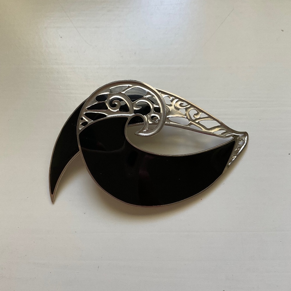 Vintage 90’s Edgar Berebi black enamel brooch - Picture 2 of 3